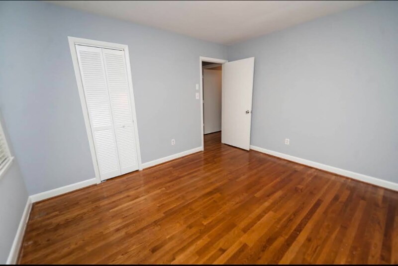 Primary Photo - 219 Lakewood Dr