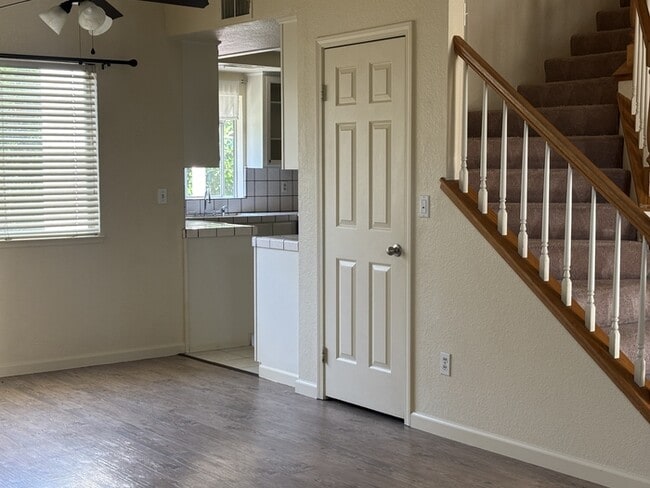 Building Photo - Modesto 4 Bedroom 2.5 Bathroom Home