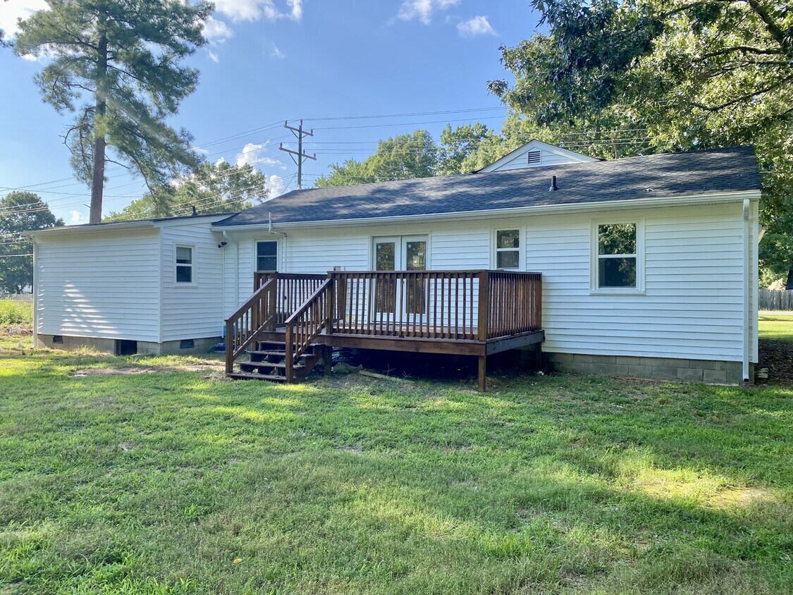 Primary Photo - 231 Ashcake Rd