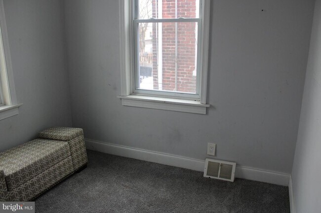 Building Photo - 4715 Knorr St