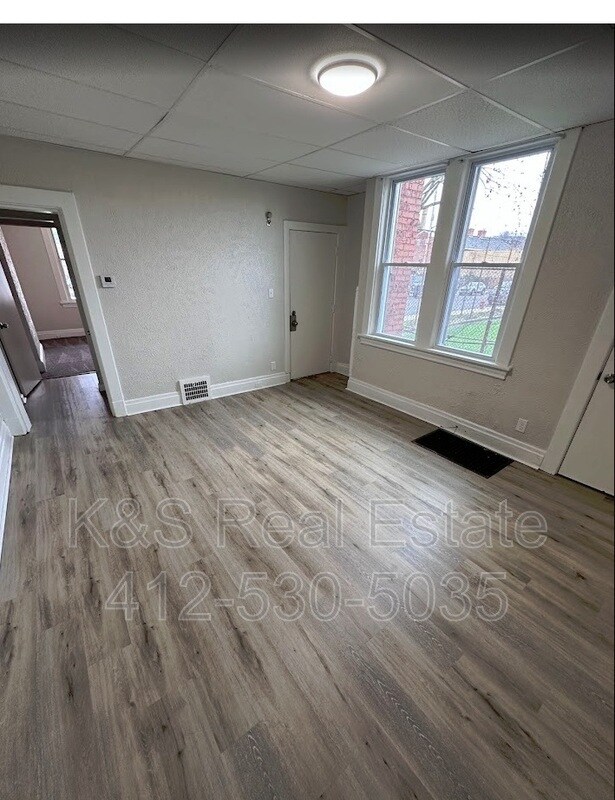 Foto del edificio - 1224 N Franklin St