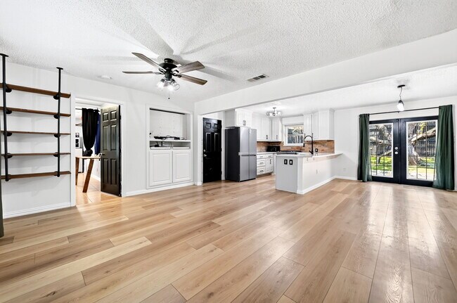 Building Photo - 505 Whittle Way