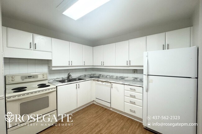 Photo du bâtiment - Spacious 3+Den Condo in Mississauga – 1,70...