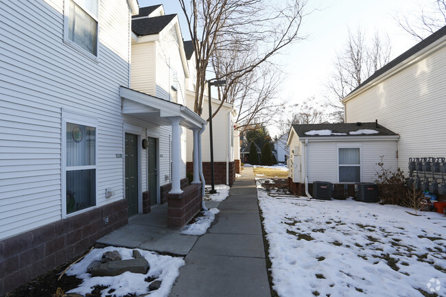 Building Photo - The Meadows Apartments