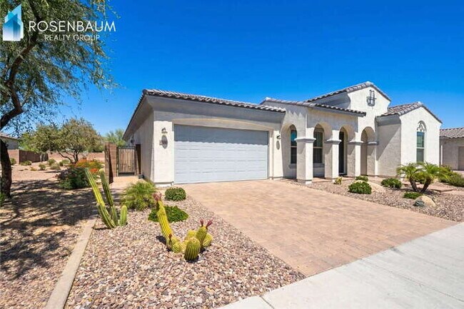Building Photo - 3024 E Robin Ln