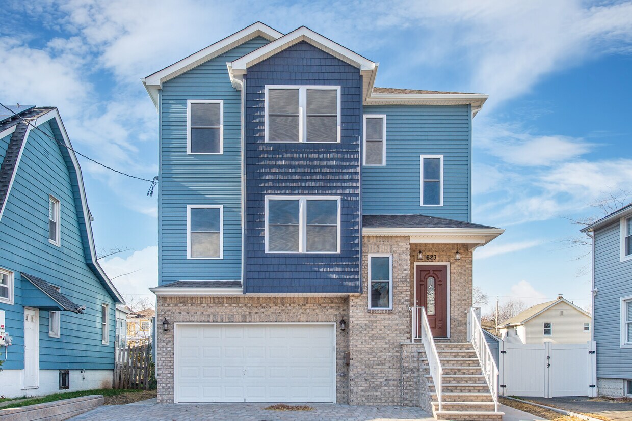 Primary Photo - 623 Chetwood St