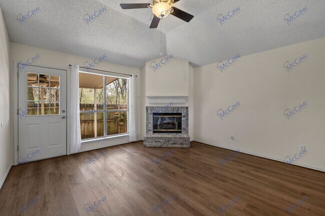 Foto del edificio - 5719 Colebrook Trail