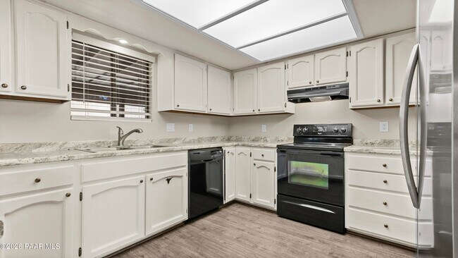 Building Photo - 11113 Cochise Cir