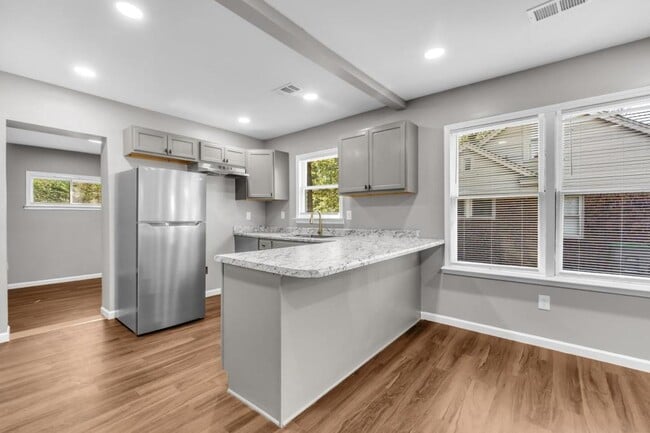 Building Photo - 2717 Burns Ave