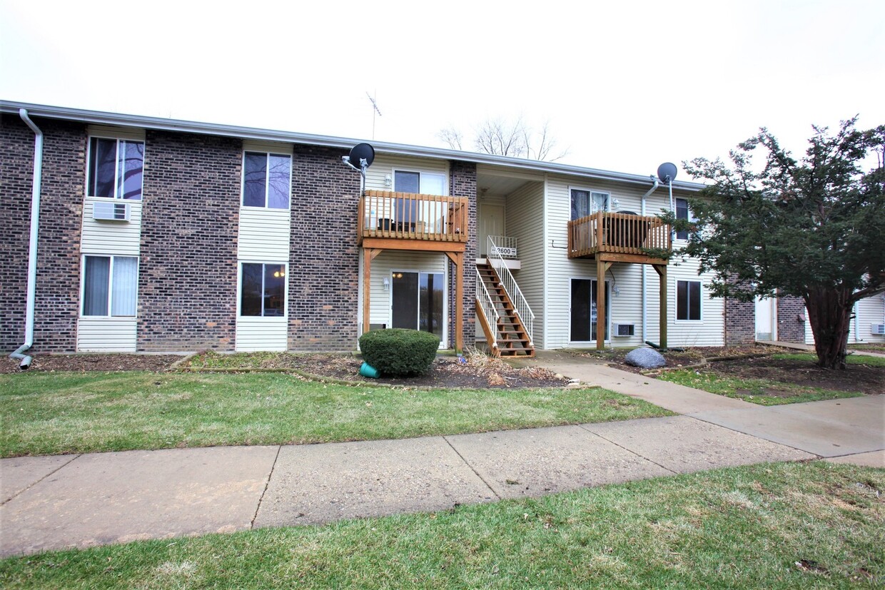 Primary Photo - 2600 Light Road