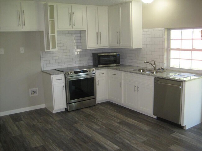 Building Photo - 2712 Peppertree Pl