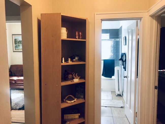 Building Photo - 4821 N Springfield Ave