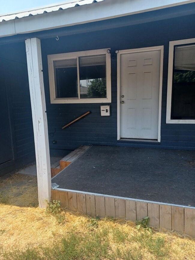 Building Photo - 2441 Eberlein Ave