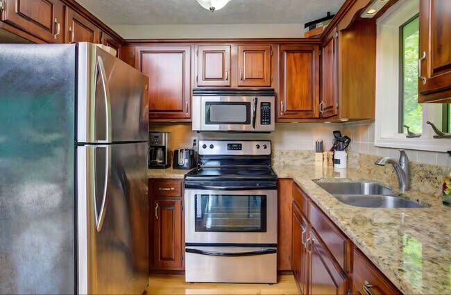 Building Photo - 3 Bedroom/2 Bath Home on Boone Lake - Piney Flats, TN