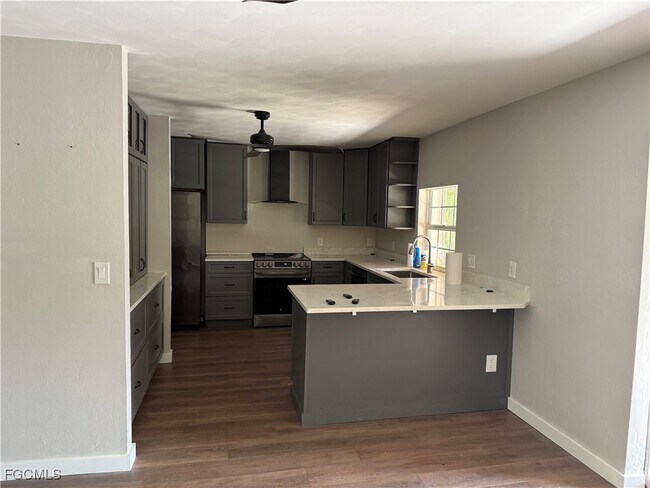 Foto del edificio - 51 Lagoon Dr