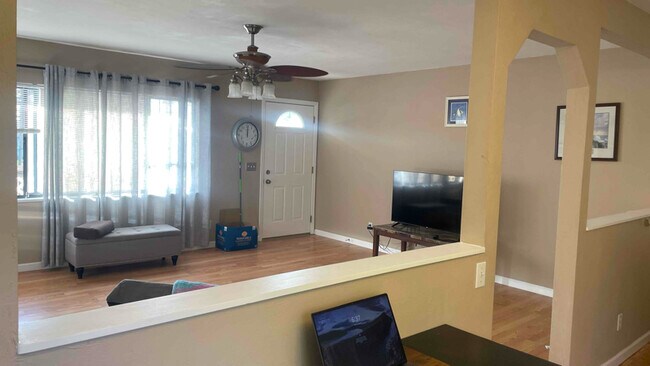 Foto del edificio - 5416 Turton Ln