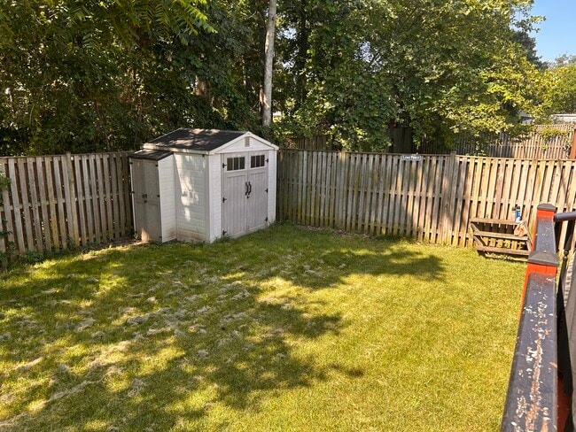 Building Photo - 9935 Harmony Ln