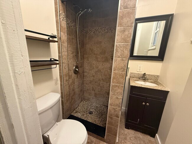 Foto del edificio - 1819 W Oxford St