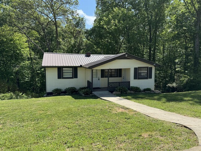 Photo - 746 Bishop Dr House