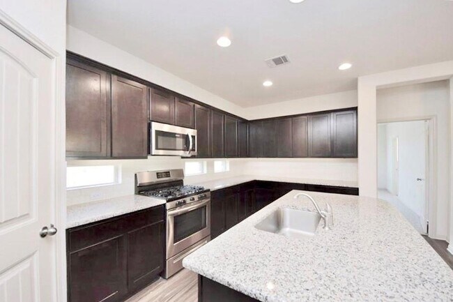 Building Photo - 18325 Urbano Dr