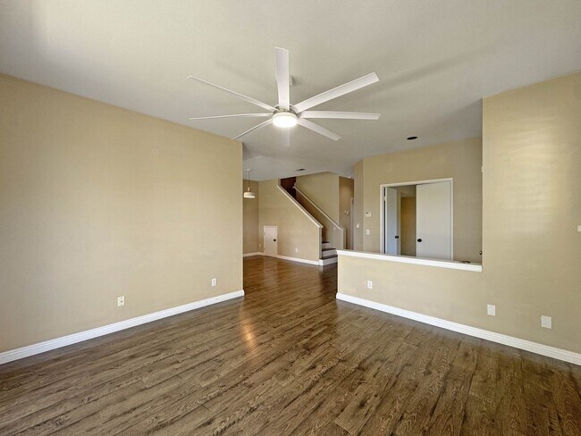 Foto del edificio - Your Next Home Awaits! Modern 4BR, 3BA Bea...