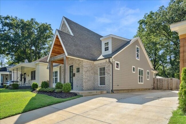 Photo - MIDTOWN LIKE NEW House