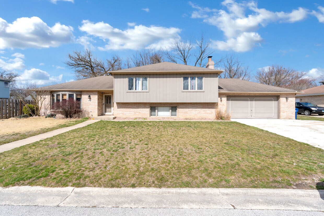 Primary Photo - 6742 W 113th Pl