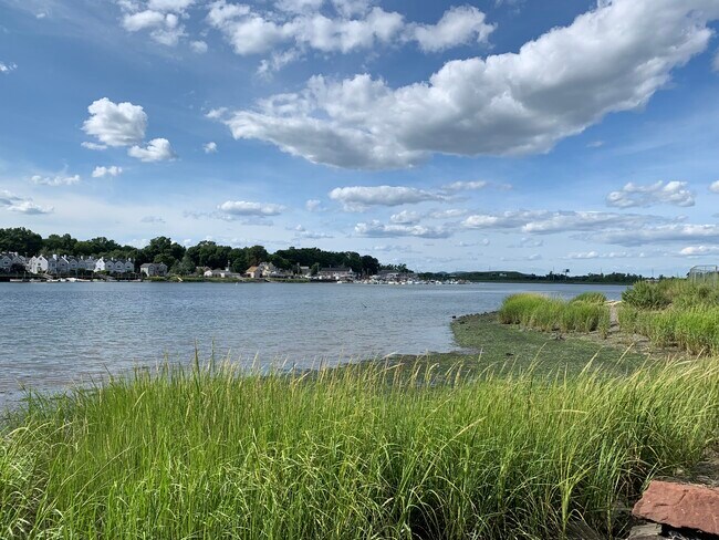 Photo - 710 Quinnipiac Ave Apartments