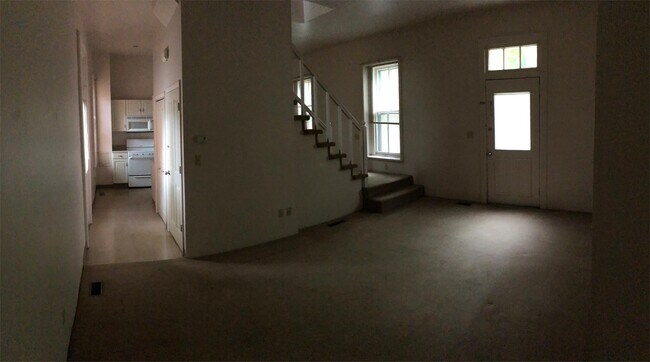 Building Photo - 532 Walnut St