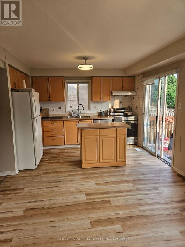 Building Photo - 81 Beaconsfield Ave