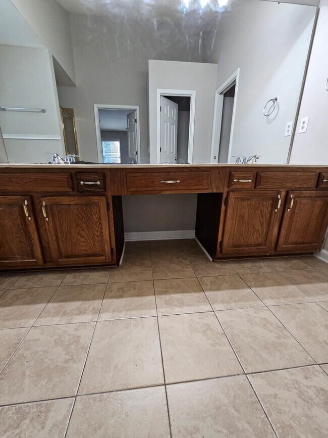 Foto del edificio - 4926 Benthaven Ln