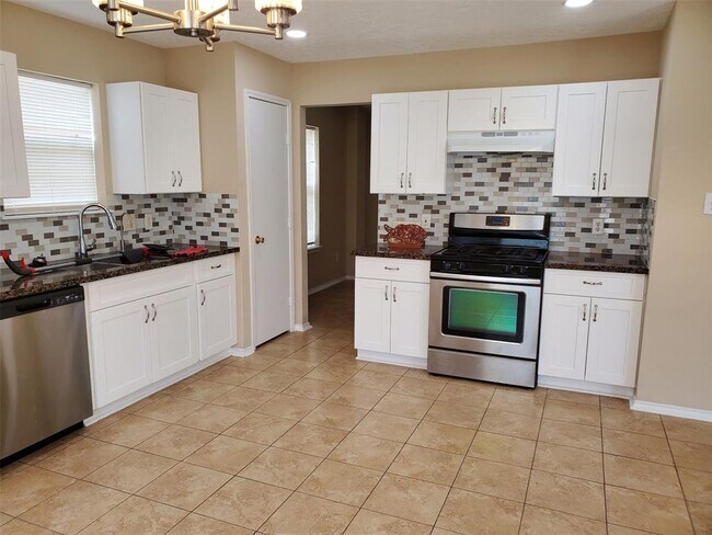Foto del edificio - 16315 Lynn Crest Ct
