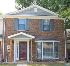 Building Photo - 2202 Westbury Ct SW