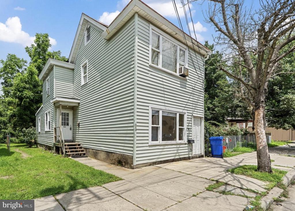 Primary Photo - 214 E Broad St