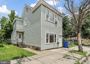 Building Photo - 214 E Broad St