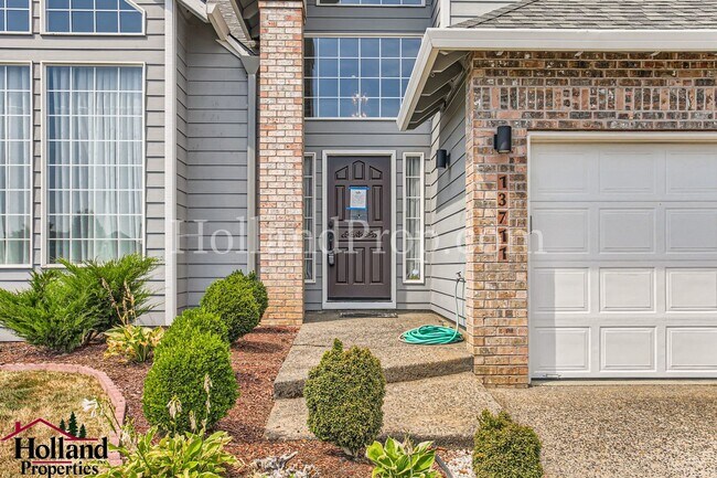 Building Photo - Beautiful Stunning Home in the Sunnyside A...