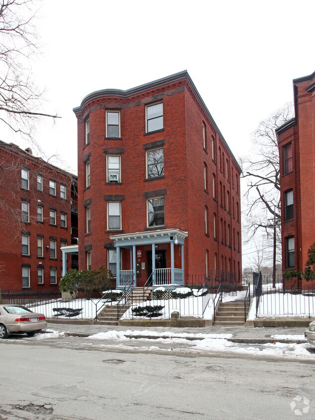 Primary Photo - 23-37 Wellington St