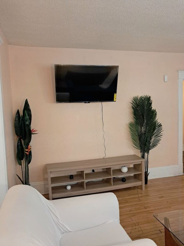 Foto principal - 2020 Oakland Ave