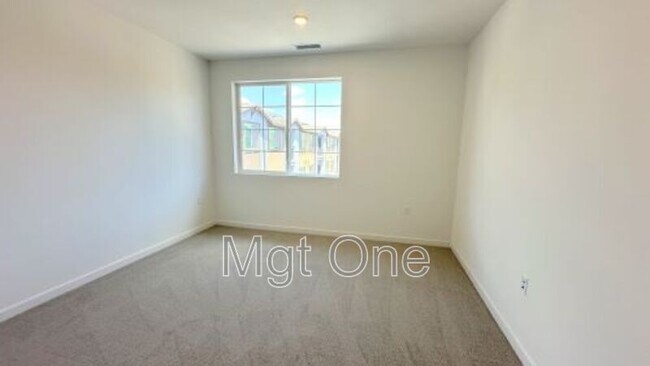 Building Photo - 6111 Victoria Way