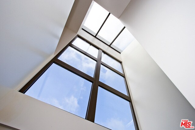 Foto del edificio - 1849 Fox Hills Dr