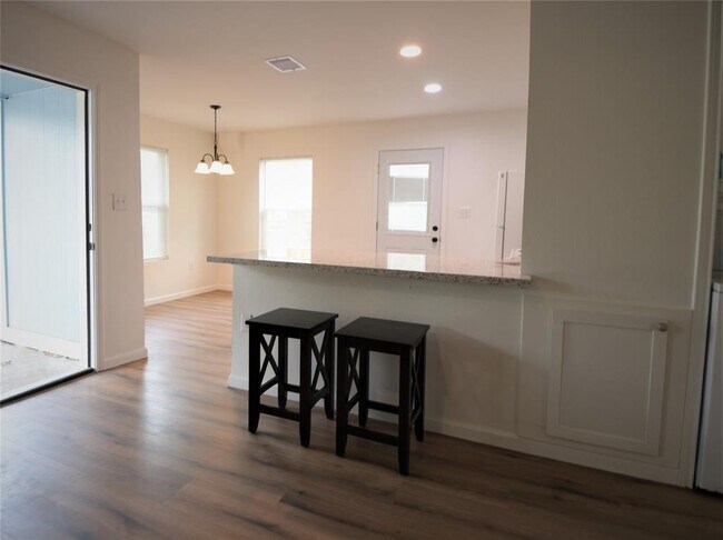 Foto del edificio - 5424 Pine Ave