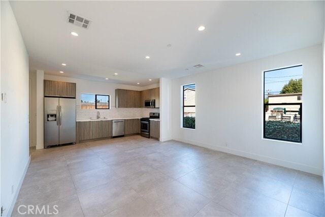 Building Photo - 1807 S Longwood Ave