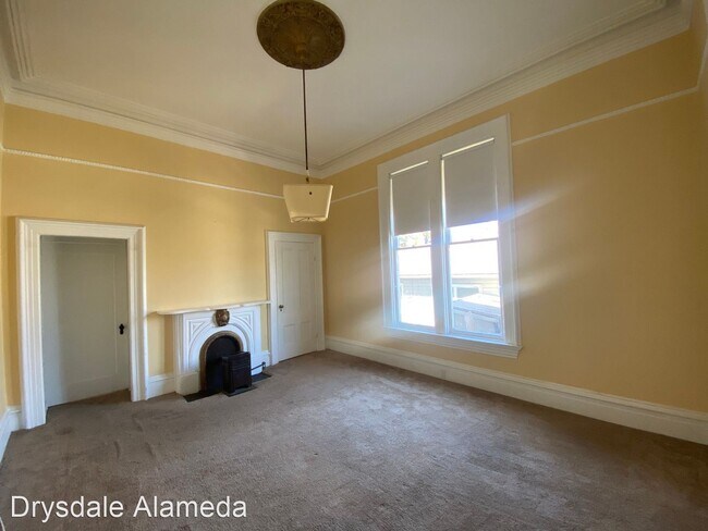 Building Photo - 1 br, 1 bath House - 1729 Everett St. #1