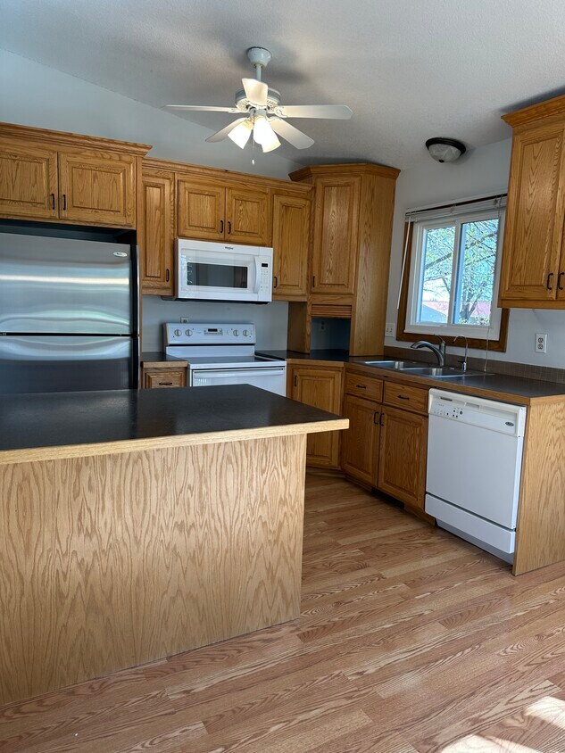 Foto principal - 3438 Chalet View Ln NW