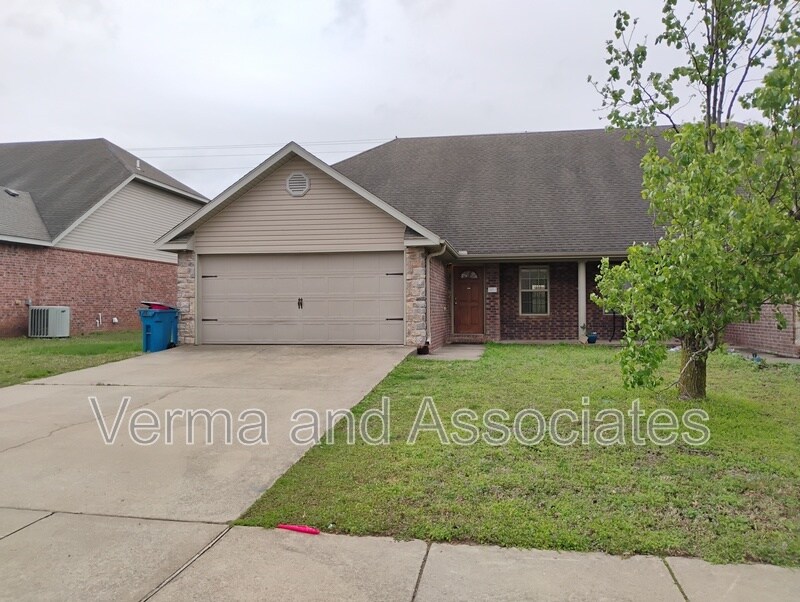 Primary Photo - 3003 SW Deerfield Blvd