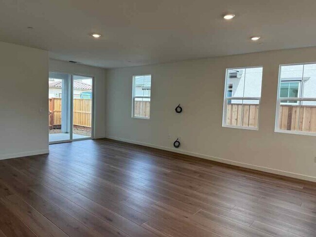 Foto del edificio - New Construction 4 Bed/3 Bath Lexington at The Grove by KB