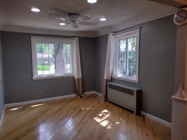 Building Photo - 34460 Beachpark Dr