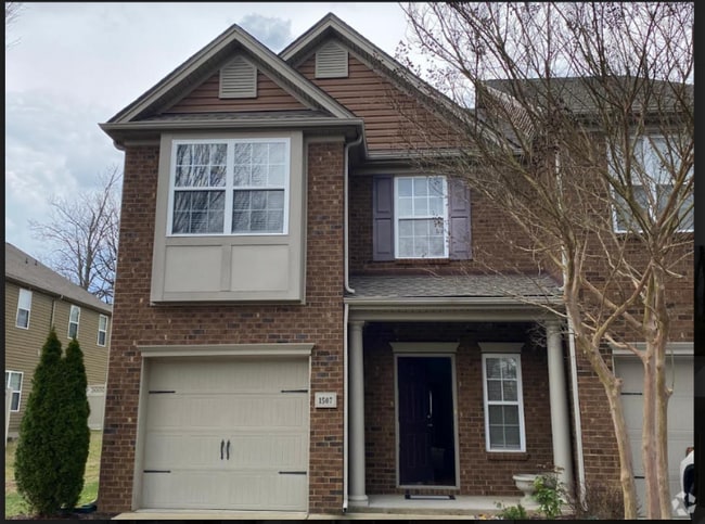 Building Photo - 1507 Hamden Dr