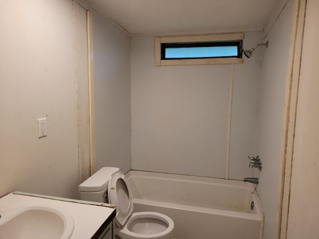Foto del edificio - 736 Point Dr