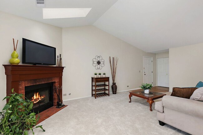 Foto del edificio - 2838 Meadow Ln